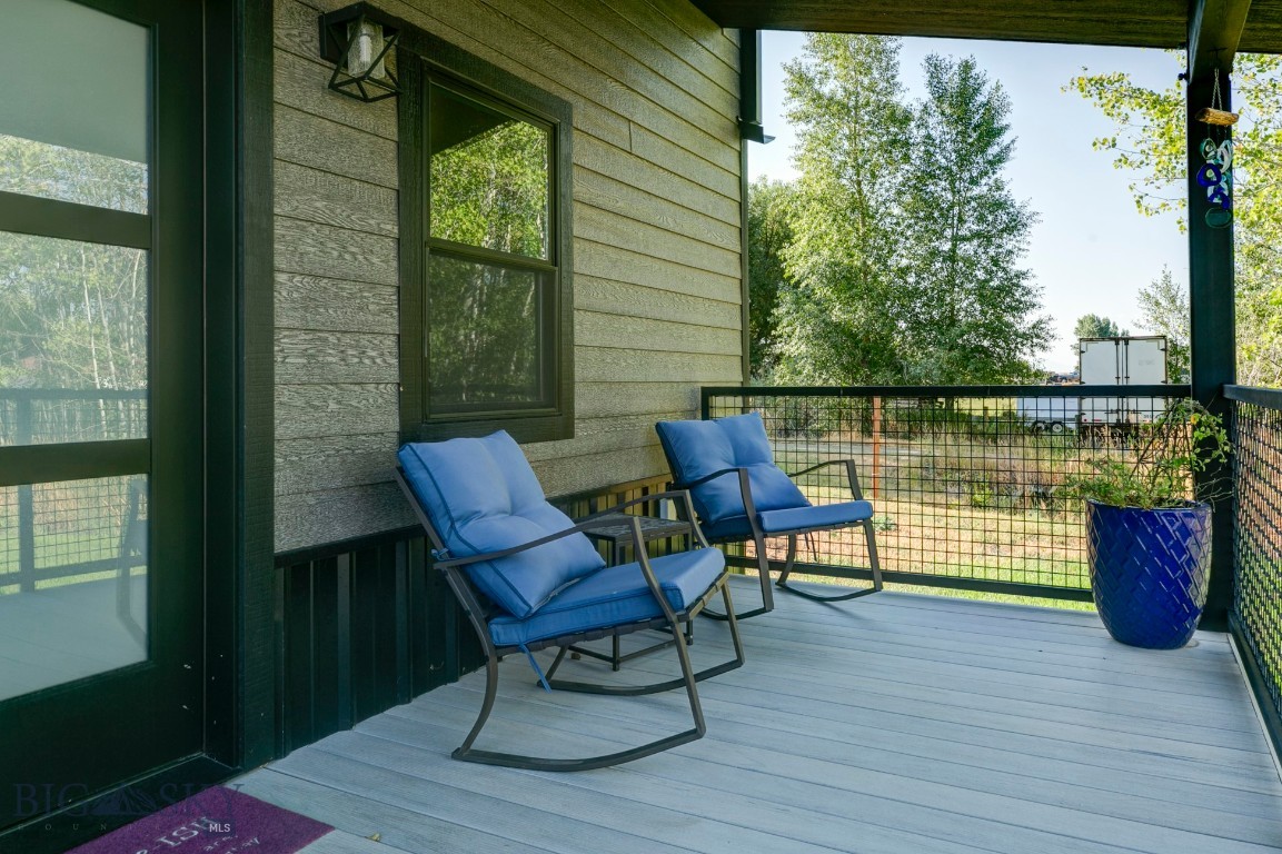 407 Short Street Property Photo 4