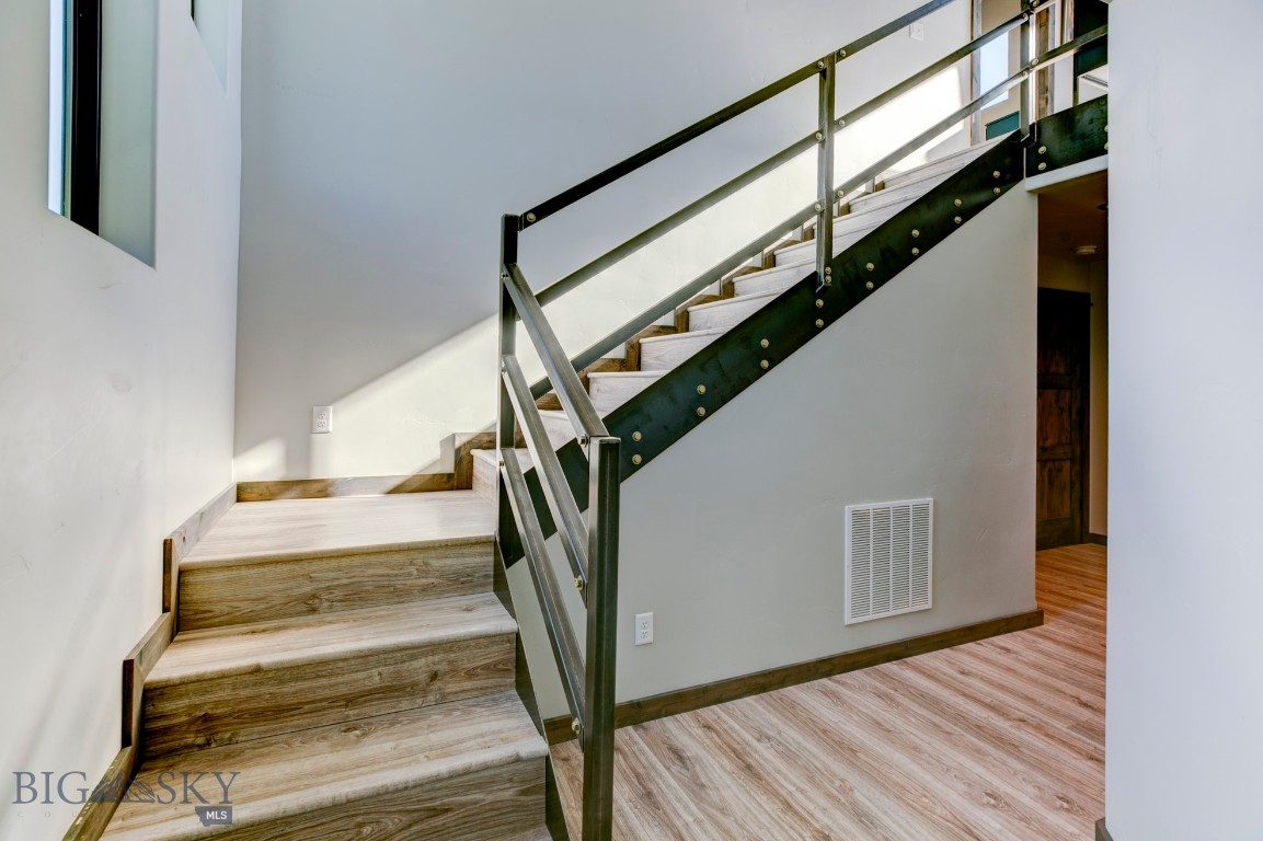 407 Short Street Property Photo 7
