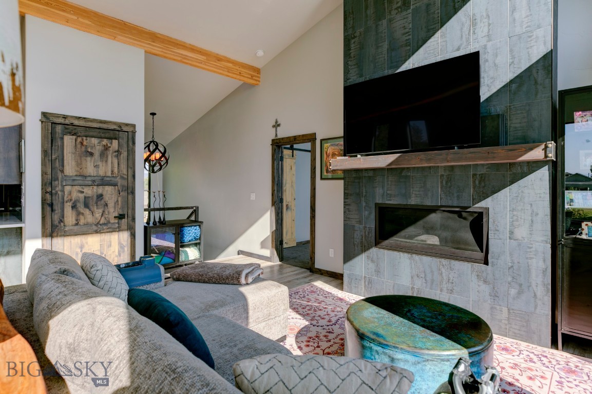 407 Short Street Property Photo 15