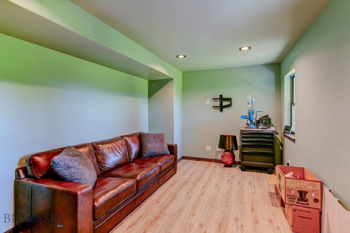 407 Short Street Property Photo 42