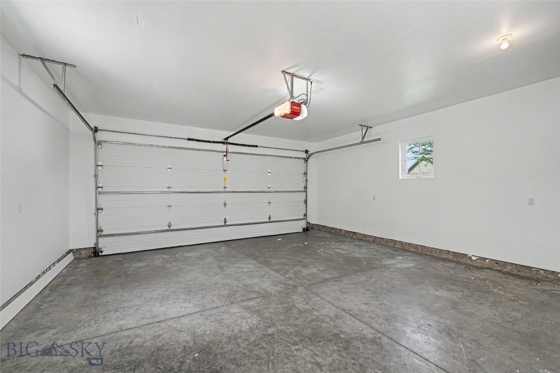 3367 S 21st Avenue Property Photo 29