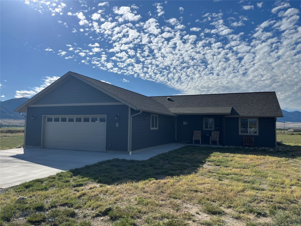 5 Fraker Loop Property Photo 2