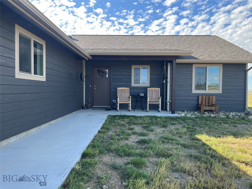 5 Fraker Loop Property Photo 3