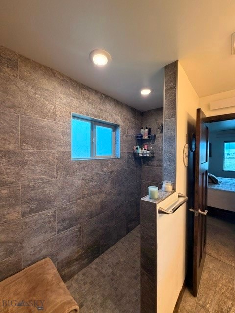 5 Fraker Loop Property Photo 13