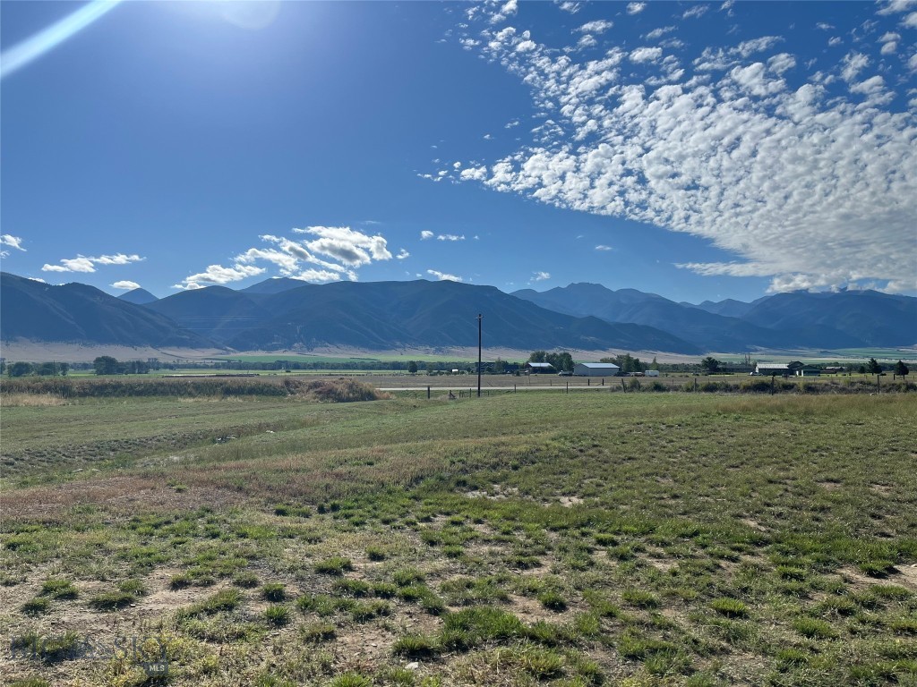 5 Fraker Loop Property Photo 27
