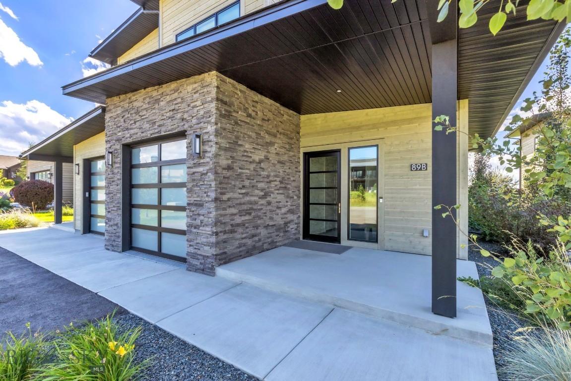 89 Balmoral Trail B Property Photo 2