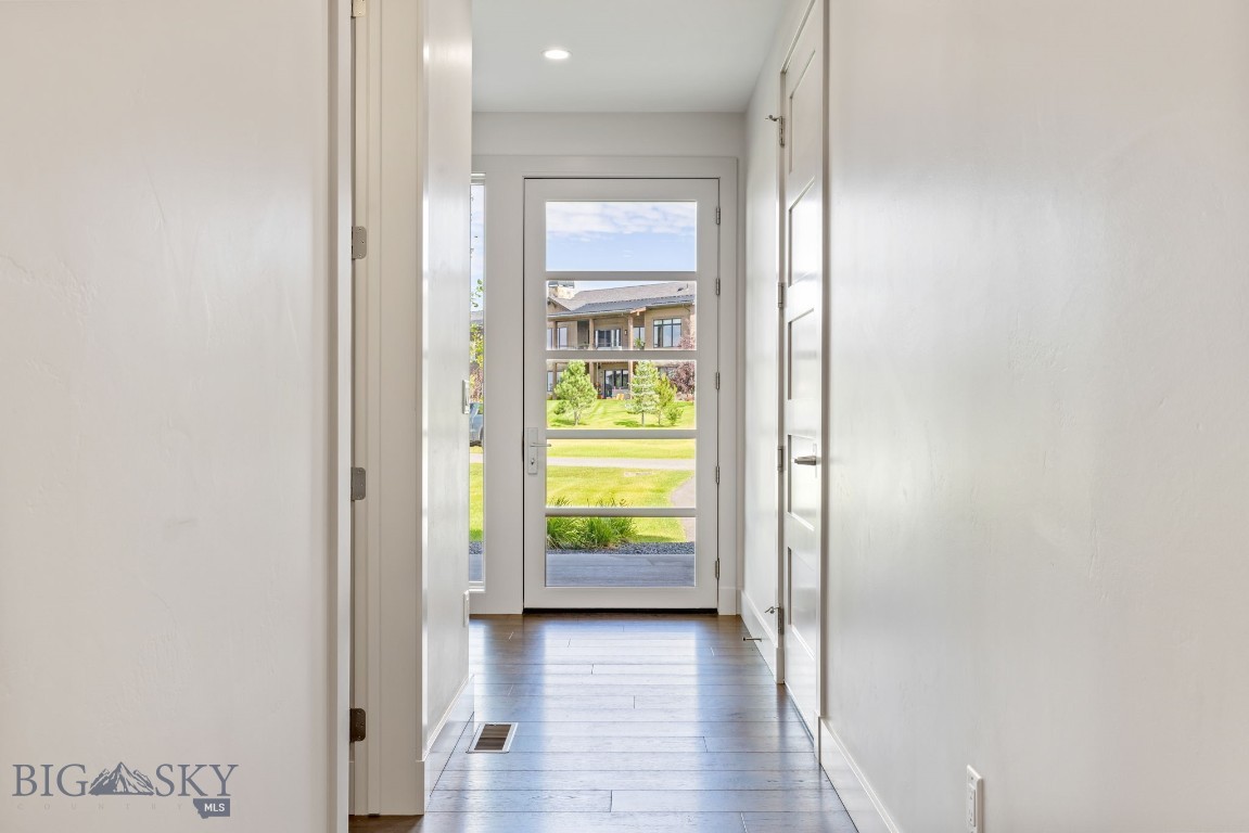89 Balmoral Trail B Property Photo 3