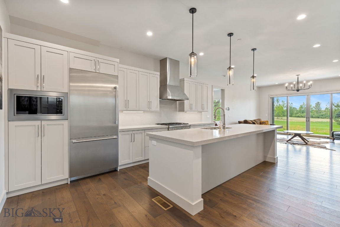 89 Balmoral Trail B Property Photo 5