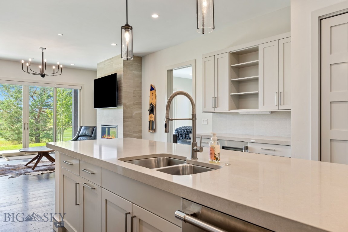 89 Balmoral Trail B Property Photo 6