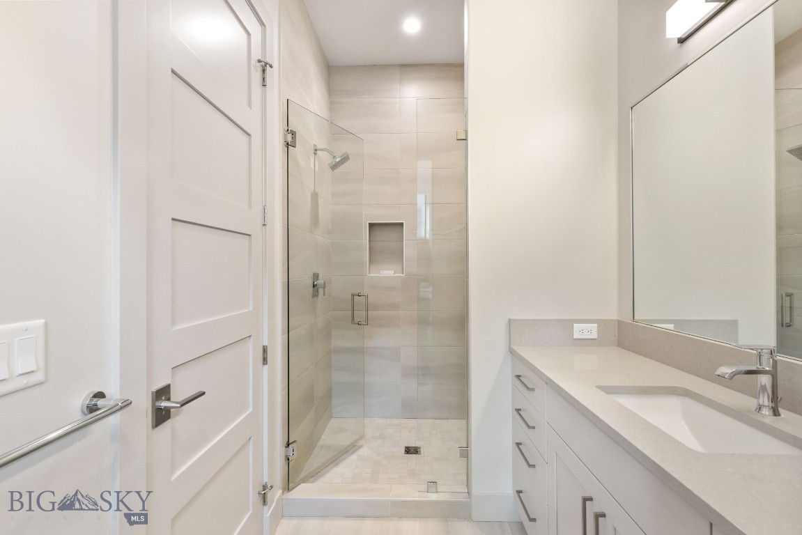 89 Balmoral Trail B Property Photo 21