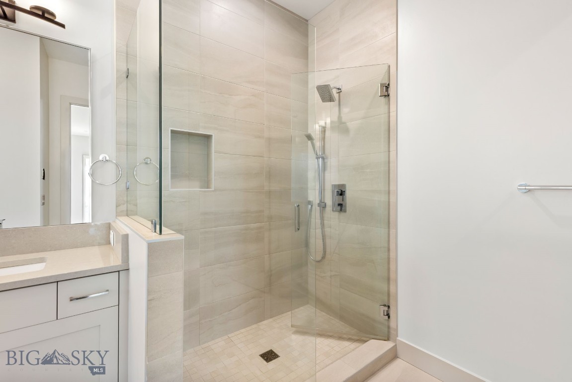 89 Balmoral Trail B Property Photo 28
