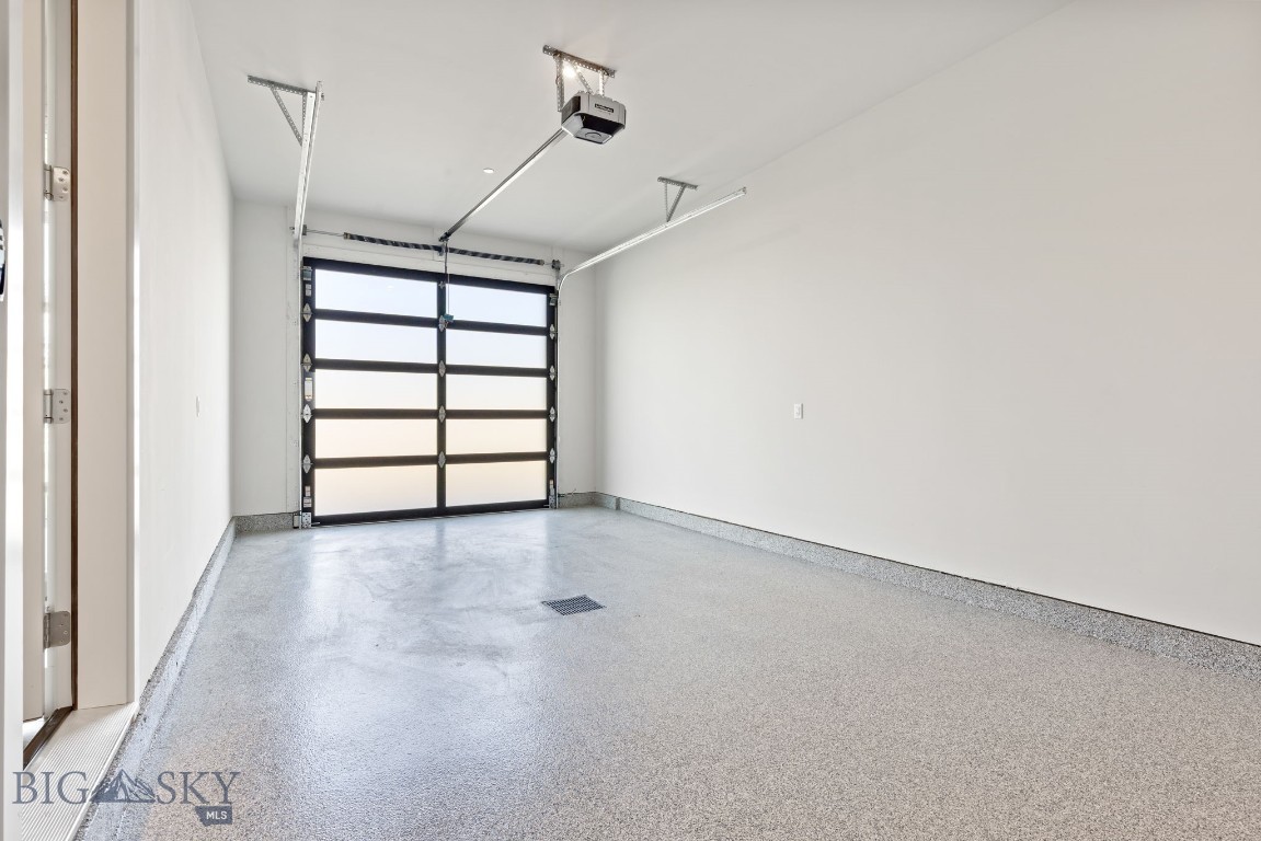 89 Balmoral Trail B Property Photo 34