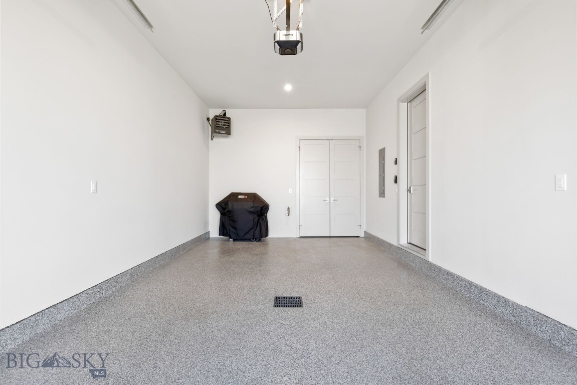 89 Balmoral Trail B Property Photo 35