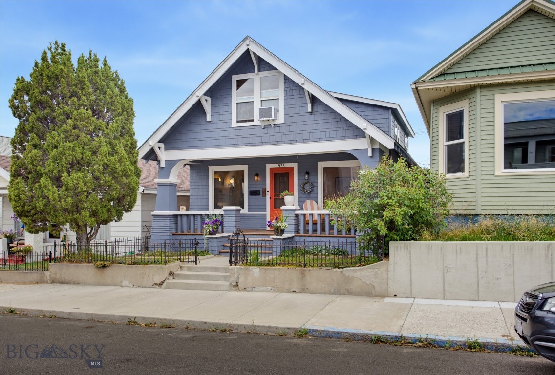 926 W Woolman Street Property Photo 1
