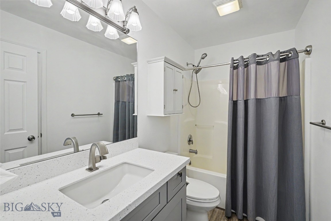 3602 Laredo Drive Property Photo 10