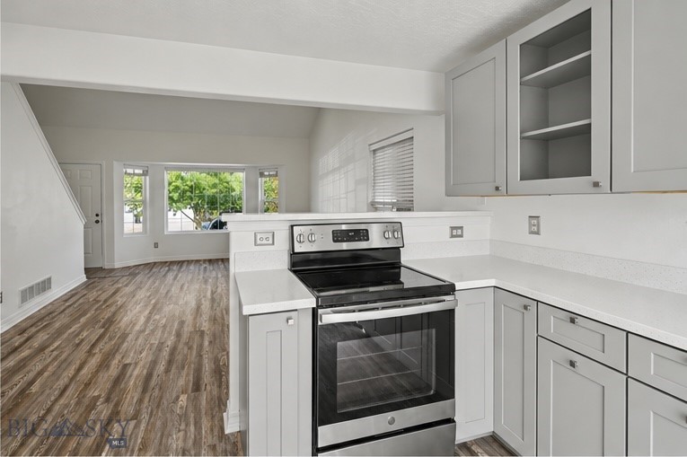 3602 Laredo Drive Property Photo 13