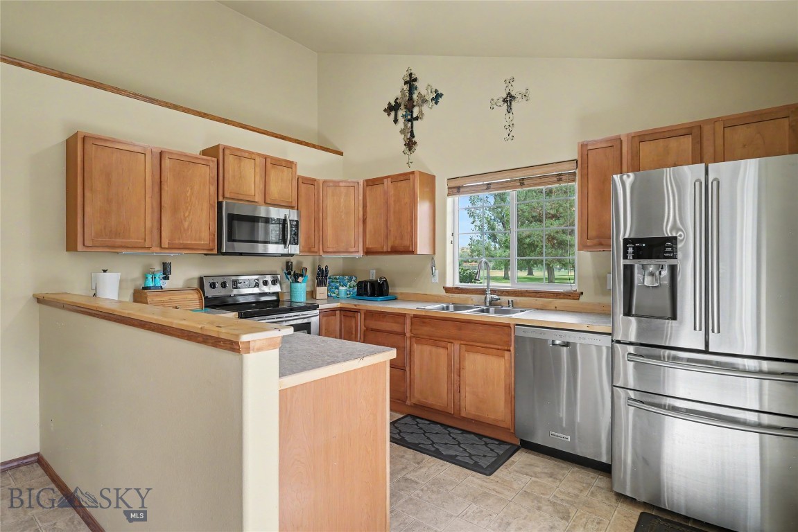 9 Eliza Drive B Property Photo 5