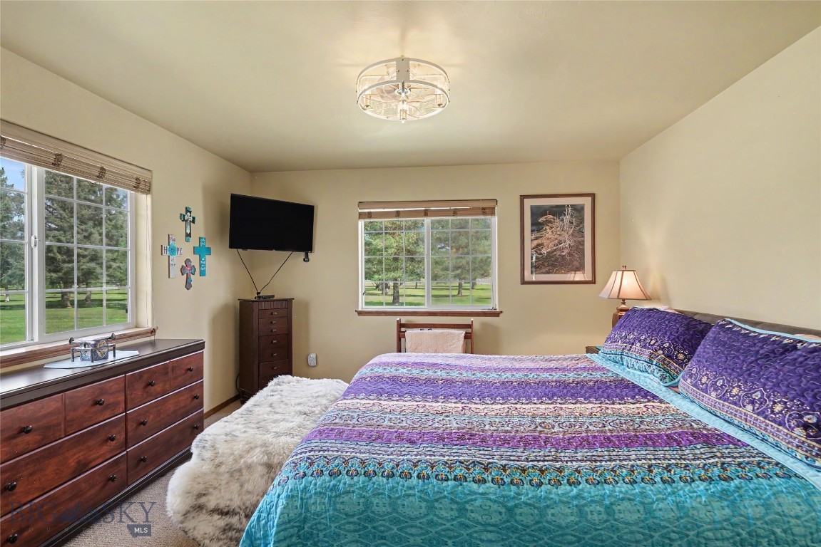 9 Eliza Drive B Property Photo 19