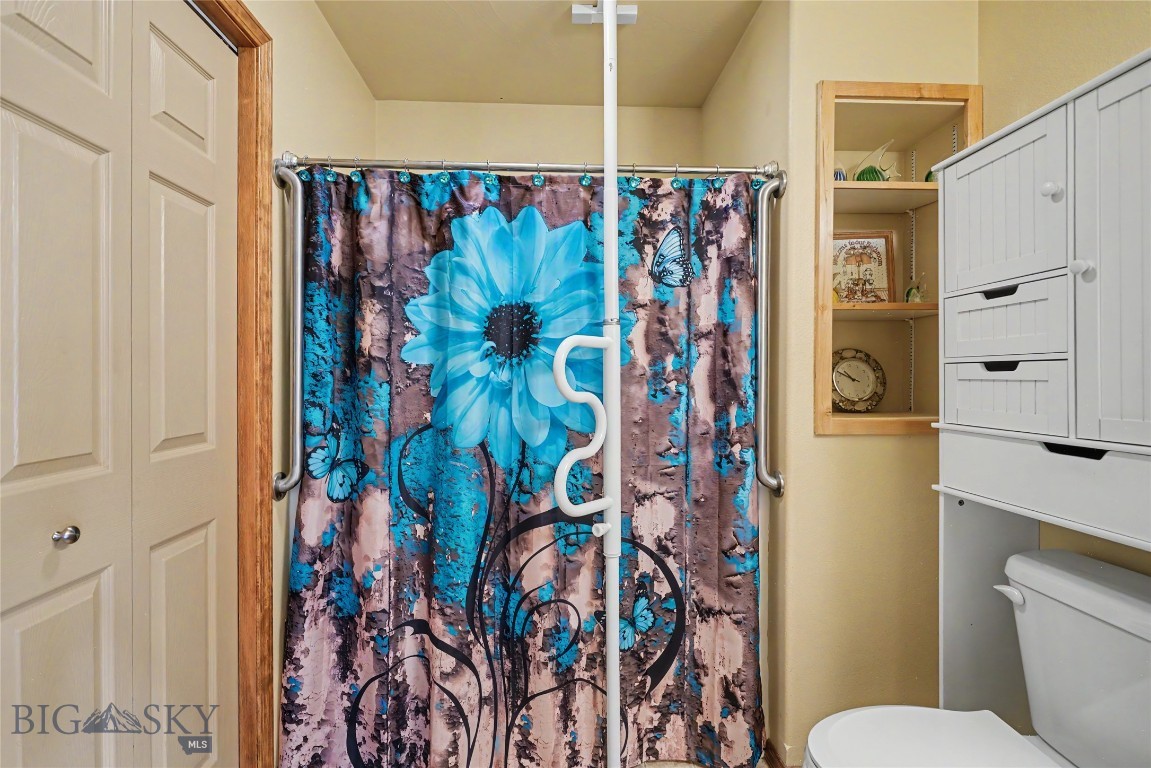 9 Eliza Drive B Property Photo 29