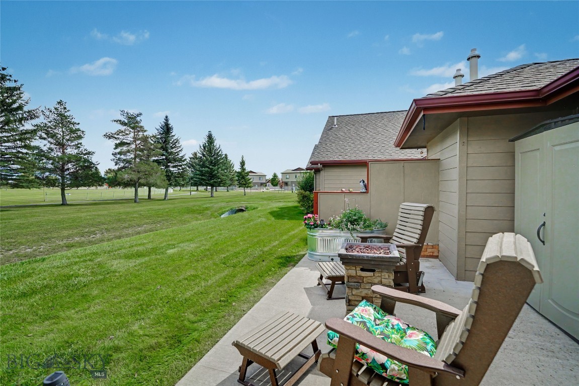 9 Eliza Drive B Property Photo 35