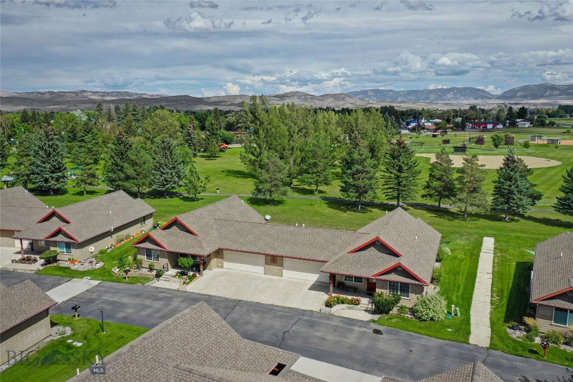 9 Eliza Drive B Property Photo 41