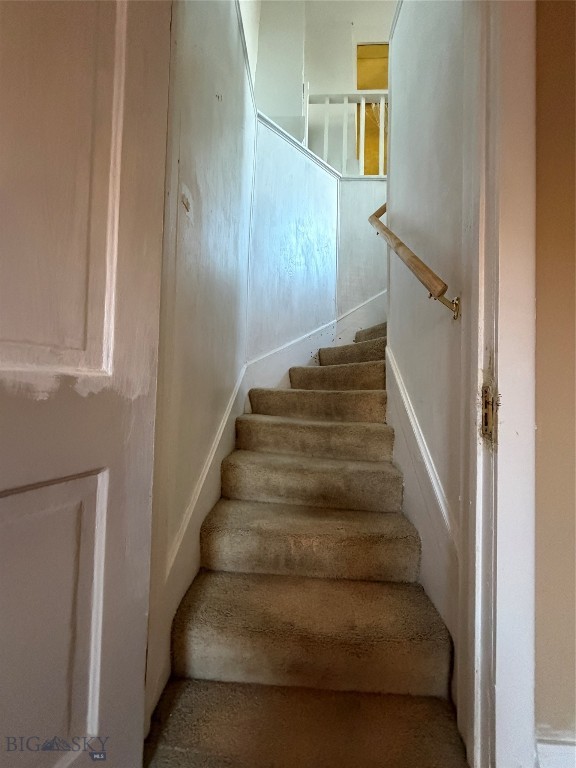 5 2nd Street W Property Photo 11