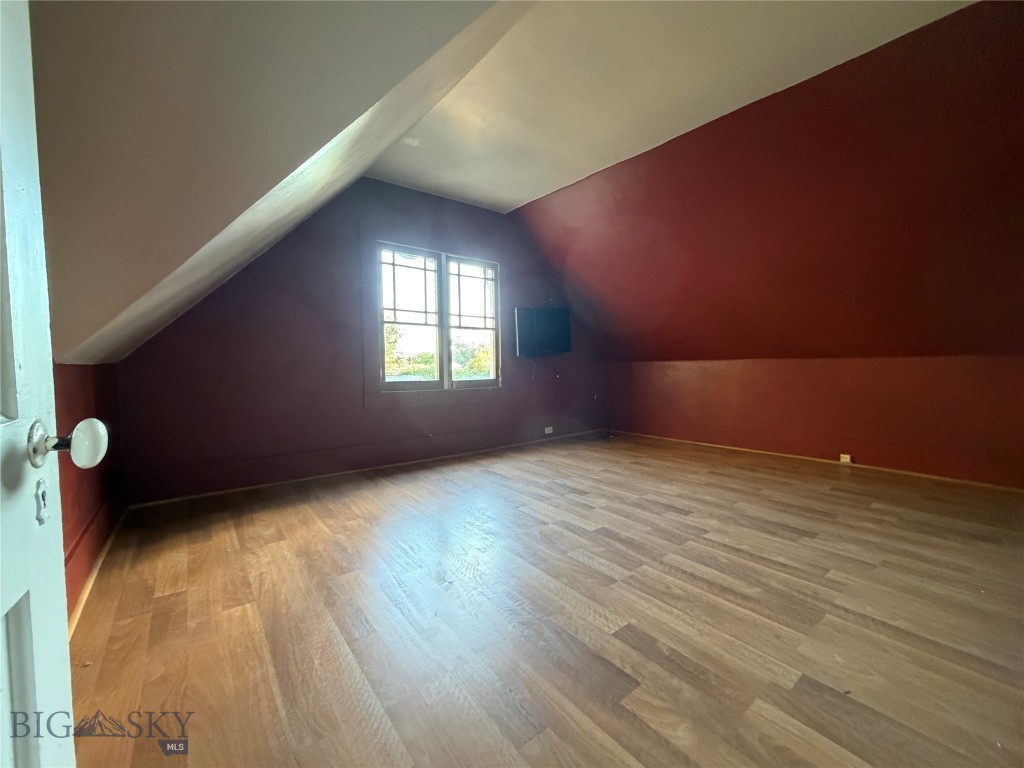 5 2nd Street W Property Photo 14