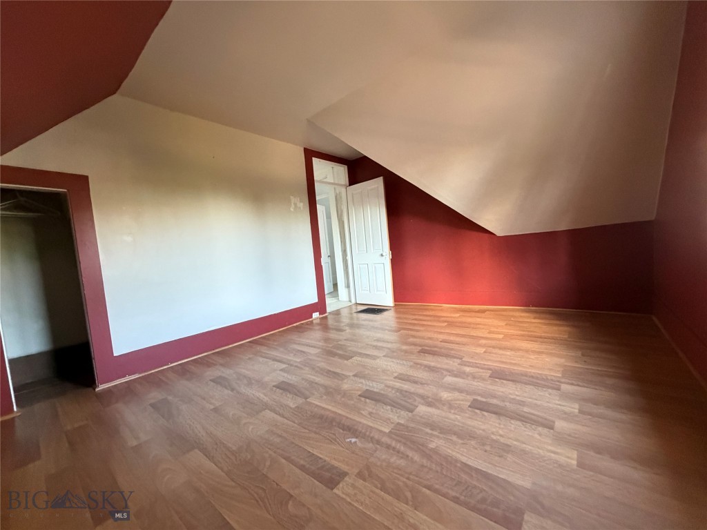 5 2nd Street W Property Photo 15