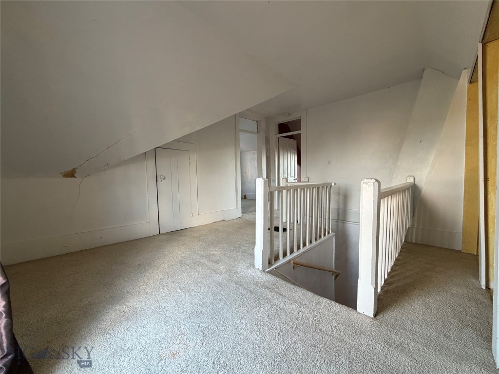 5 2nd Street W Property Photo 18