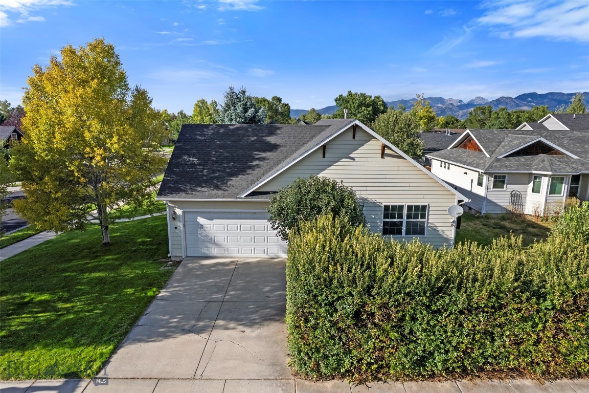 738 N Aster Avenue Property Photo 3