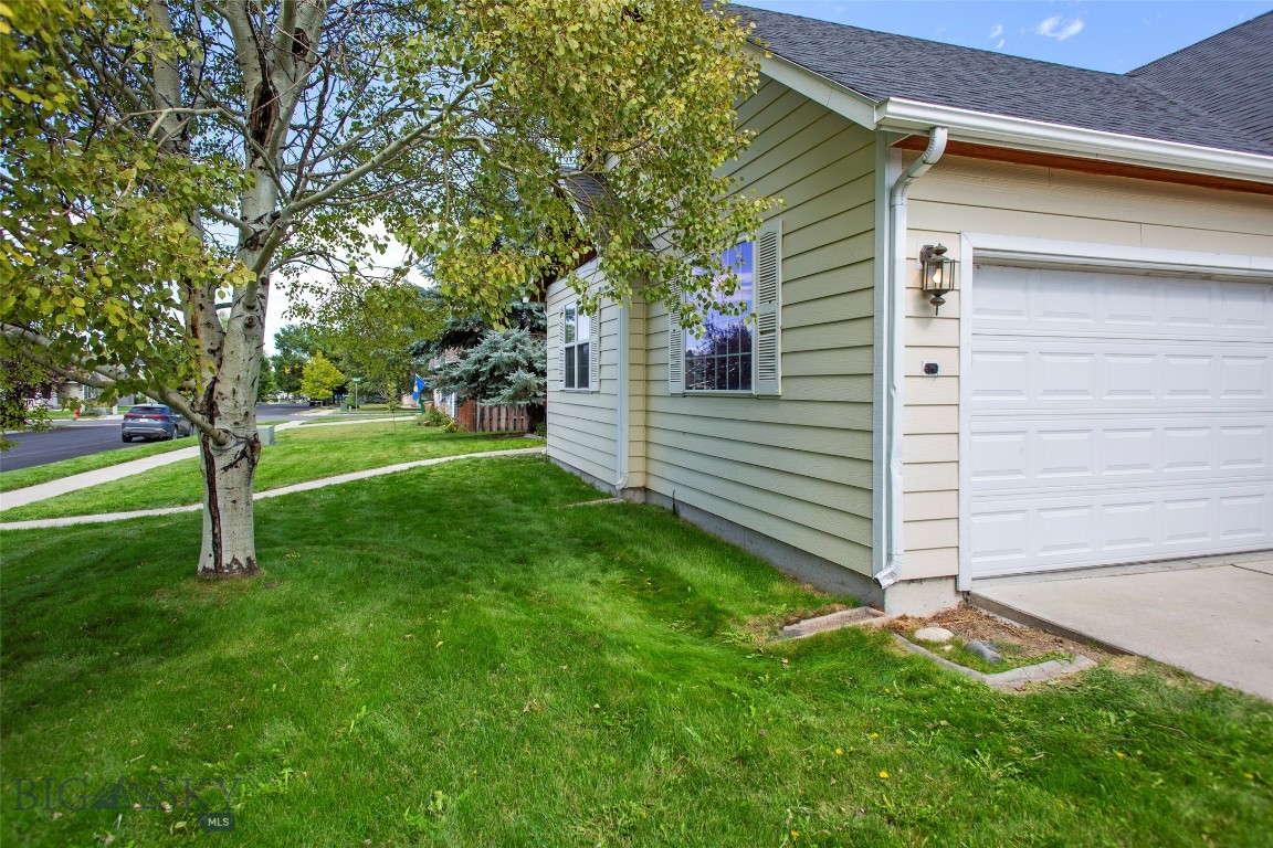 738 N Aster Avenue Property Photo 21
