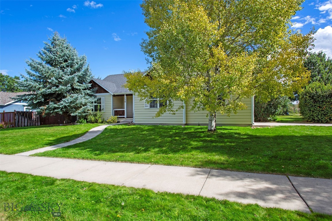 738 N Aster Avenue Property Photo 25