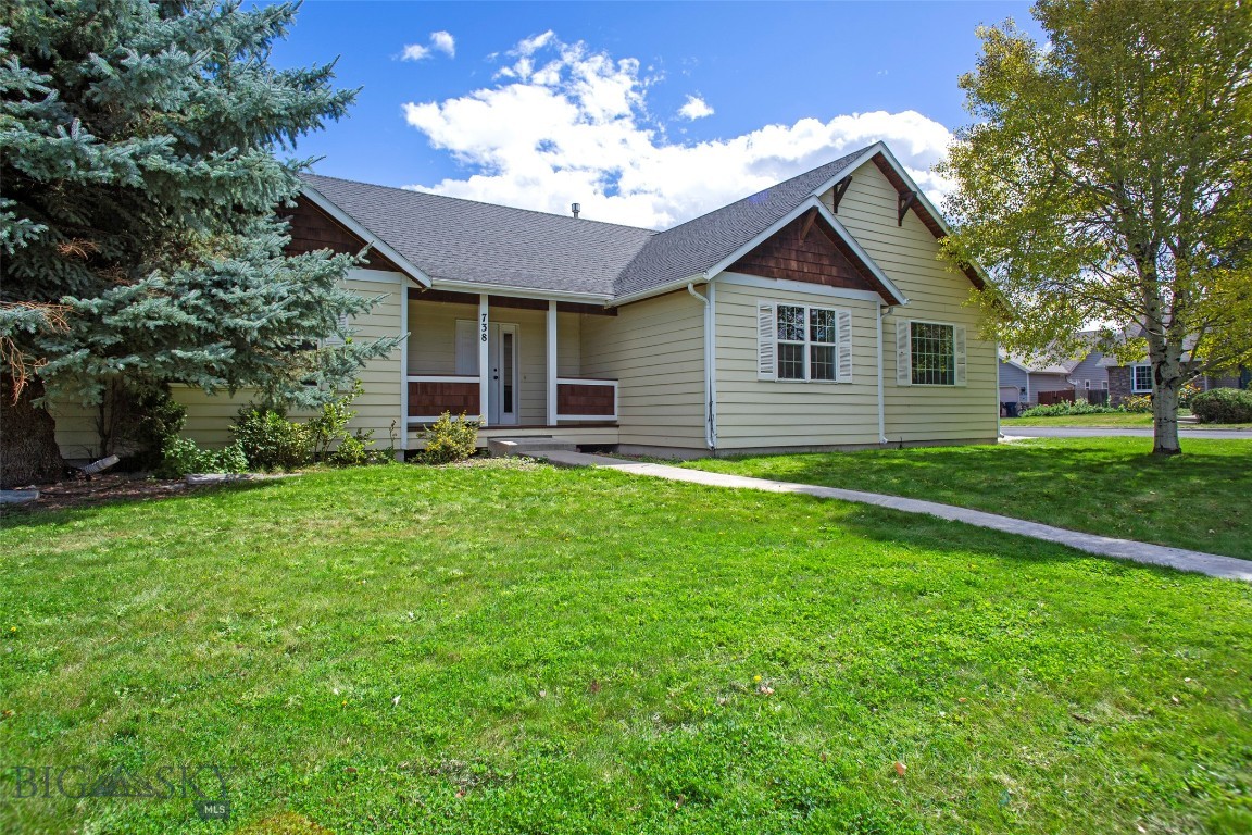 738 N Aster Avenue Property Photo 26