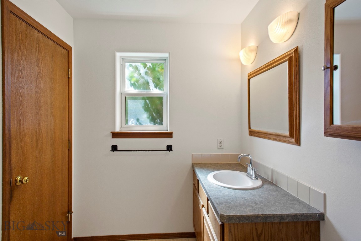 738 N Aster Avenue Property Photo 43