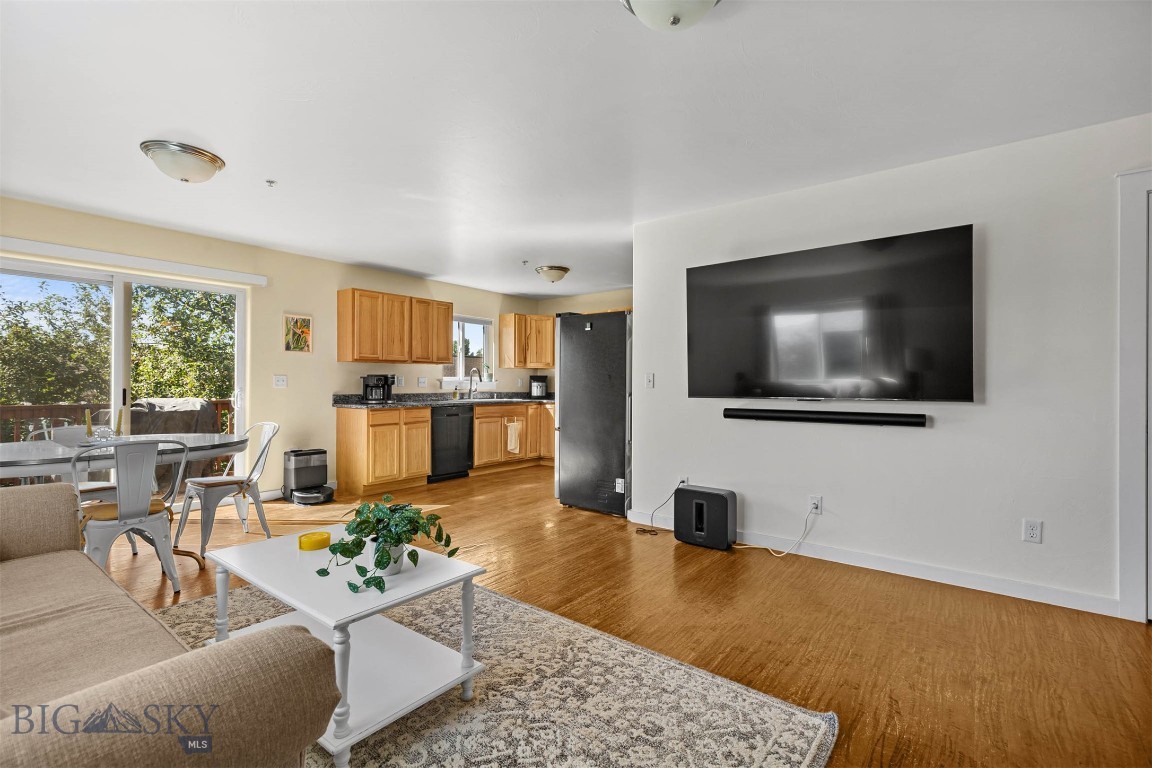 1004 Cruiser Lane O Property Photo 1