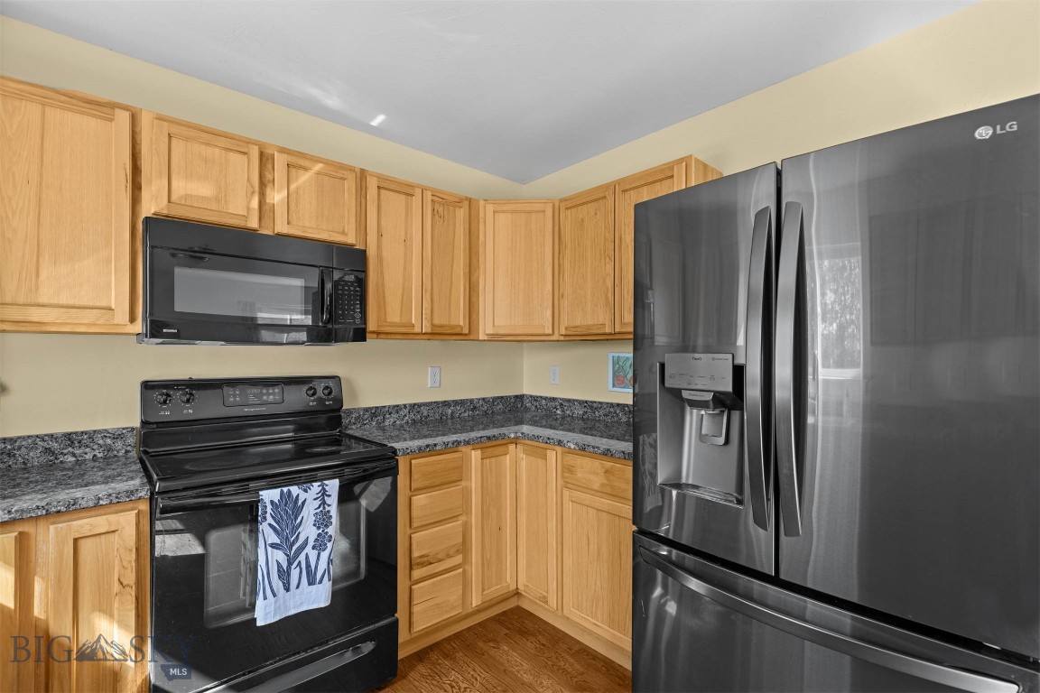 1004 Cruiser Lane O Property Photo 9