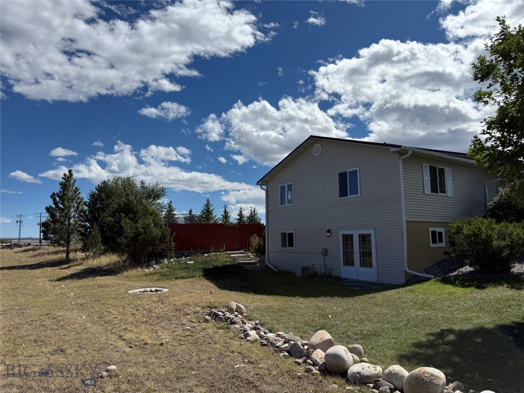 18 Meadowlark Circle Property Photo 4