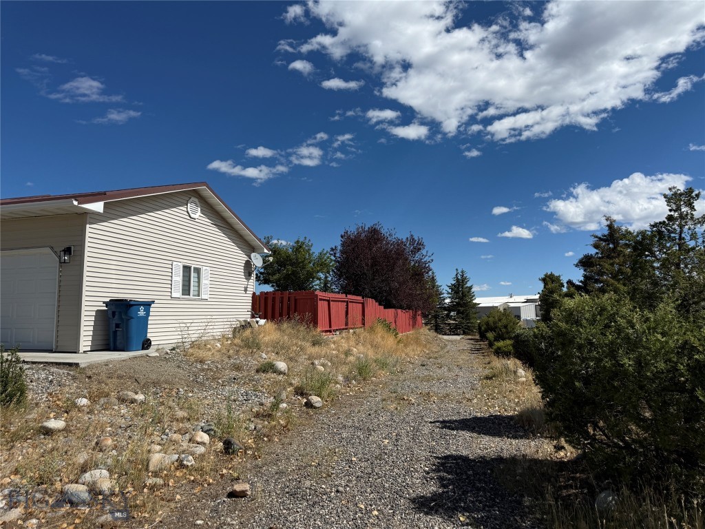 18 Meadowlark Circle Property Photo 7