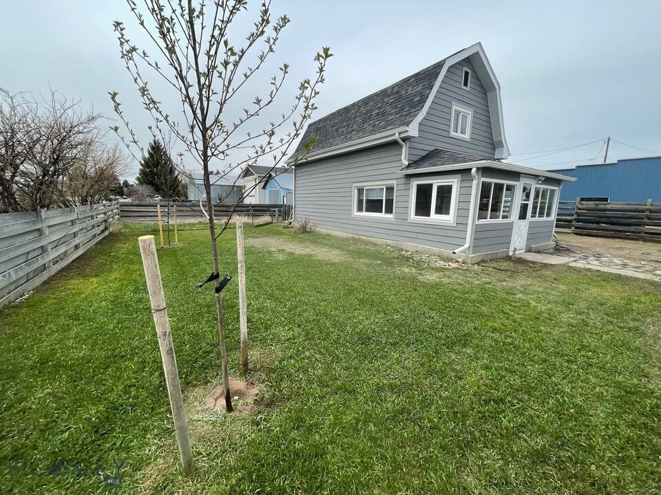 636 E Glendale Street Property Photo 2