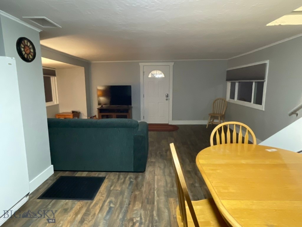 636 E Glendale Street Property Photo 9