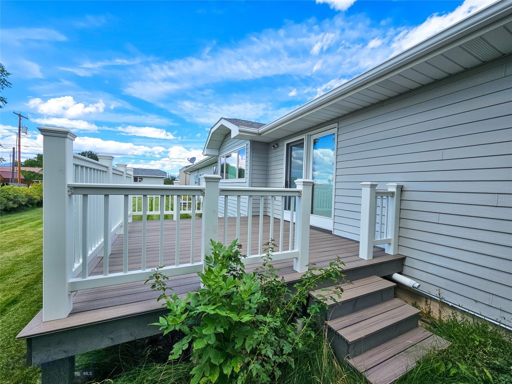 218 Stock Street Property Photo 6