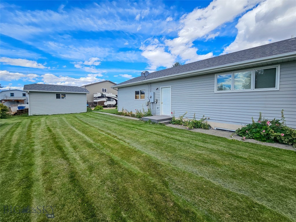 218 Stock Street Property Photo 8