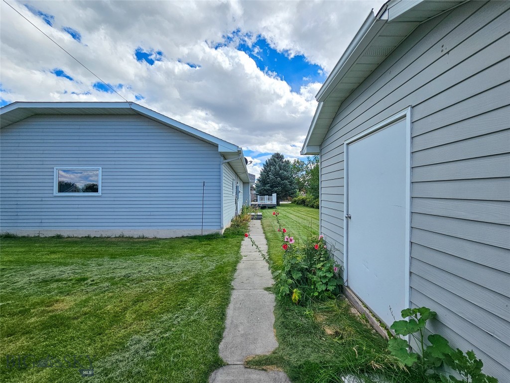 218 Stock Street Property Photo 10