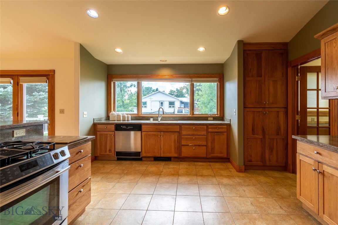 218 Stock Street Property Photo 25