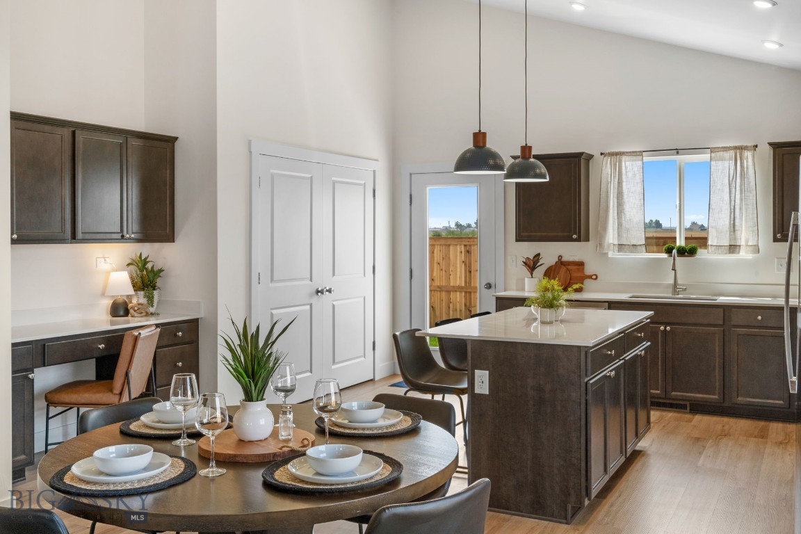 700 Thrice Loop Property Photo 4