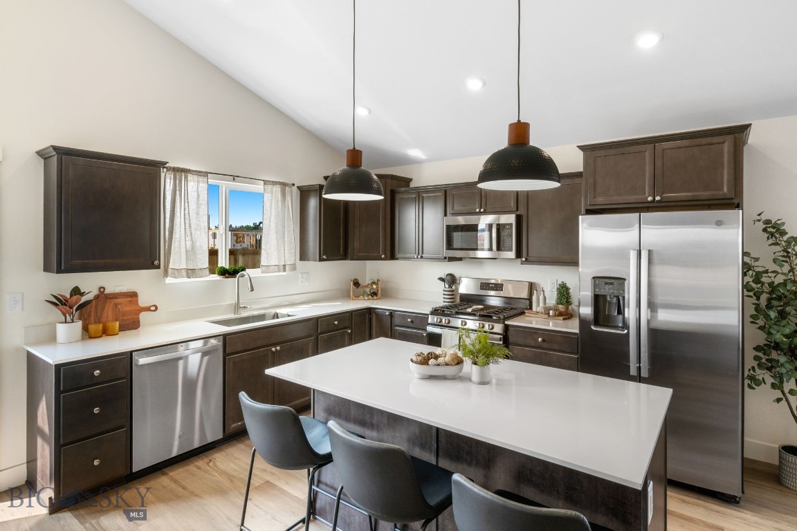 700 Thrice Loop Property Photo 5