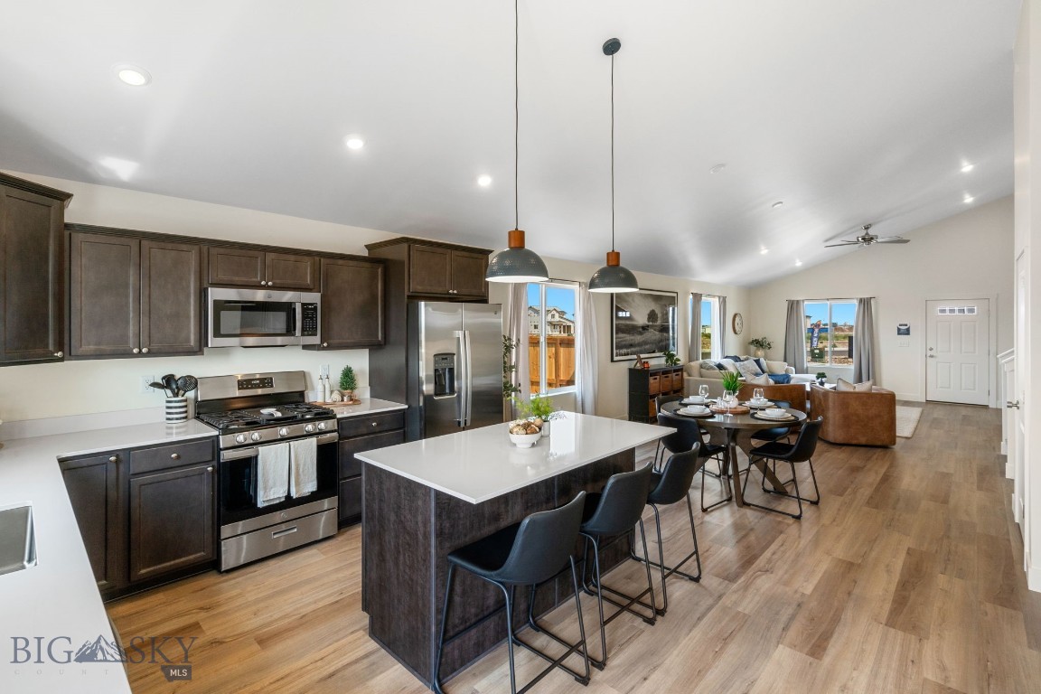 700 Thrice Loop Property Photo 7