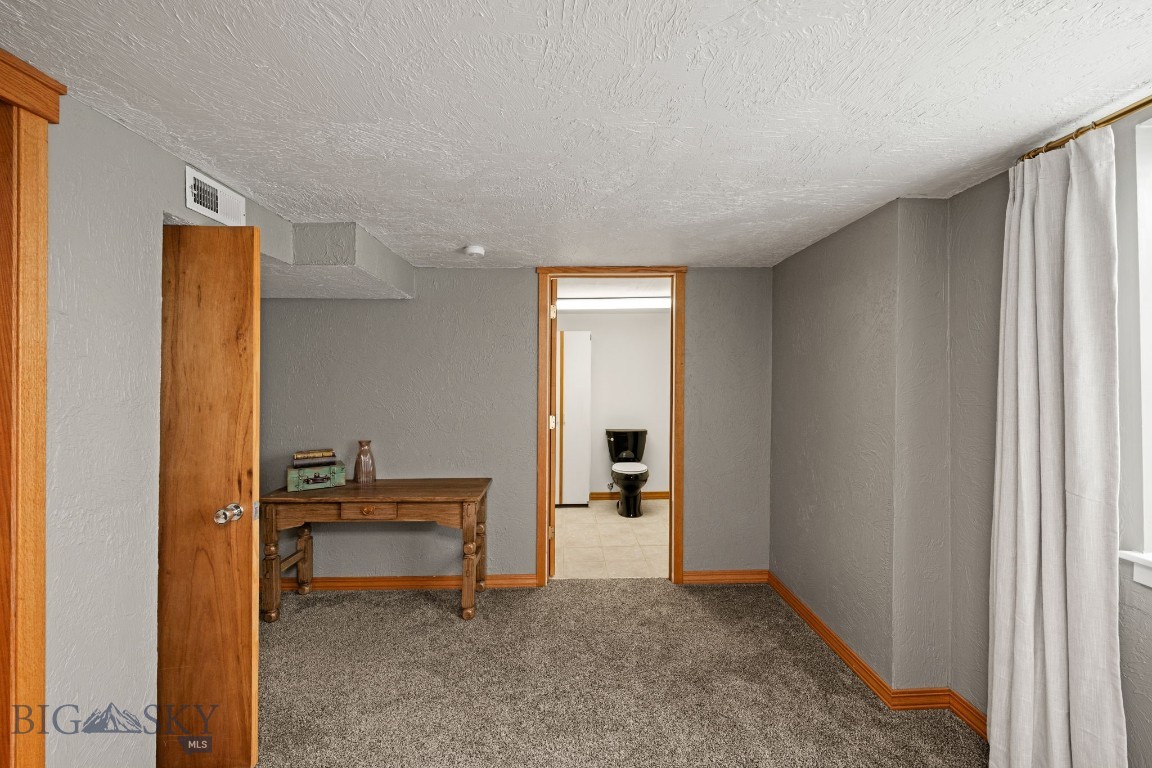 650 E Morse Street Property Photo 26