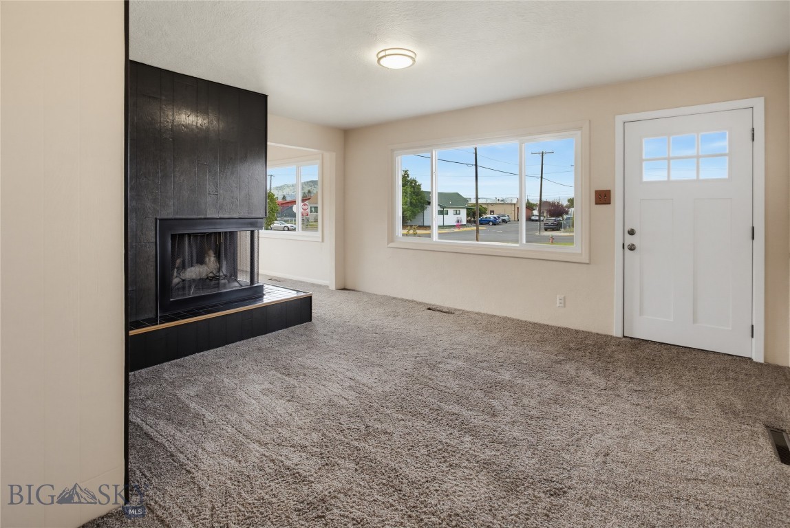 2238 Massachusetts Avenue Property Photo 4