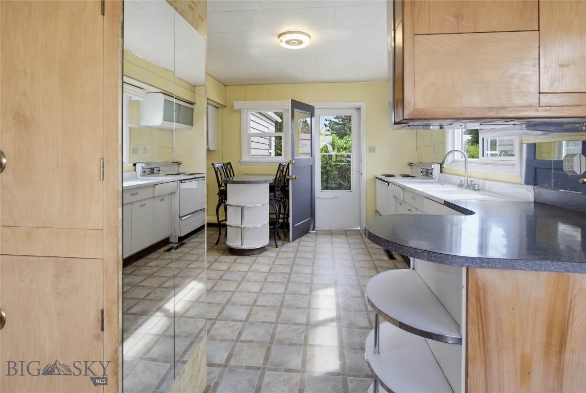 2238 Massachusetts Avenue Property Photo 8